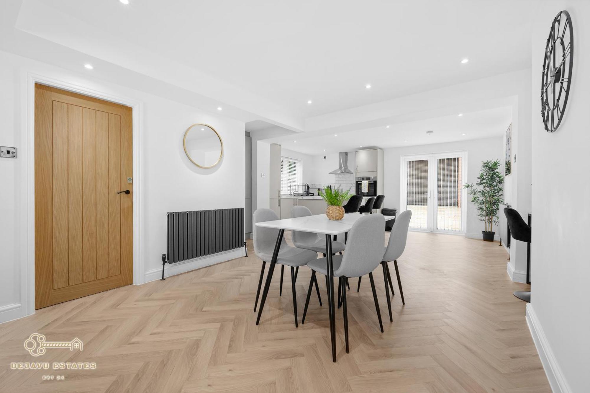 Casa de férias Entire Modern & Spacious 3bdr In Right Next To Coop Live & Ethiad *
